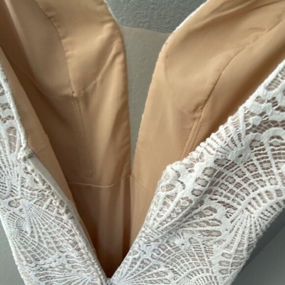 VOWD Compass Plunging Mermaid White Lace Wedding Dress Sz XS - Picture 13 of 16